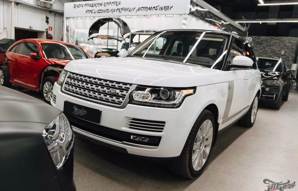 Кузовной ремонт, окрас с подбором цвета для Range Rover и окрас колесных дисков